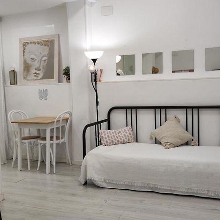 Study Luxe Apartment Barcelona Exterior photo
