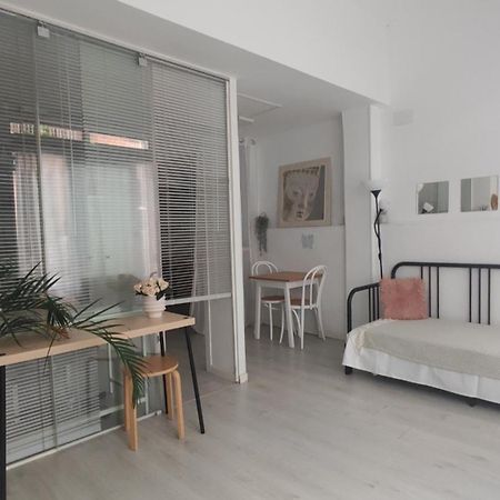 Study Luxe Apartment Barcelona Exterior photo