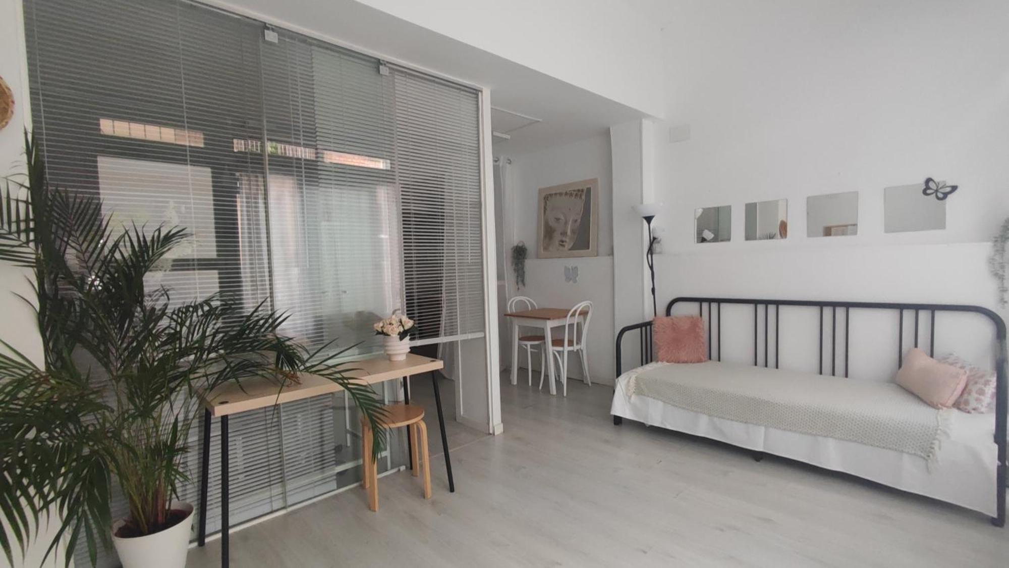 Study Luxe Apartment Barcelona Exterior photo